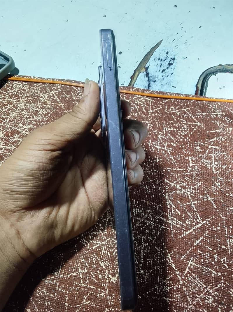 Realme C75 4