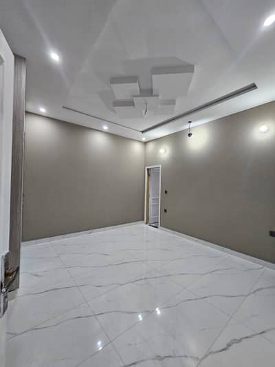 1 KANAL LOWER PORTION AVAILABLE FOR RENT