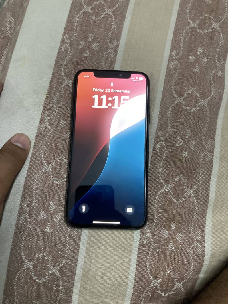 Apple iPhone XS 3