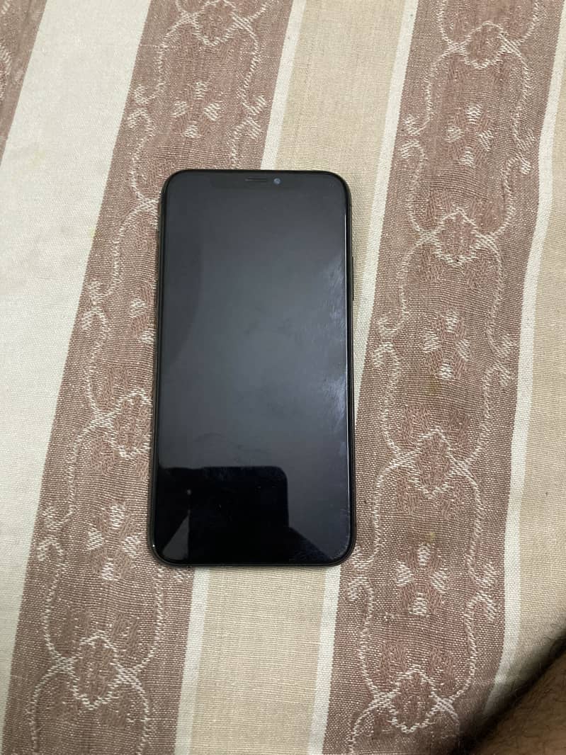 Apple iPhone XS 4