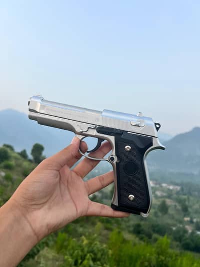 Airsoft Baretta pistol