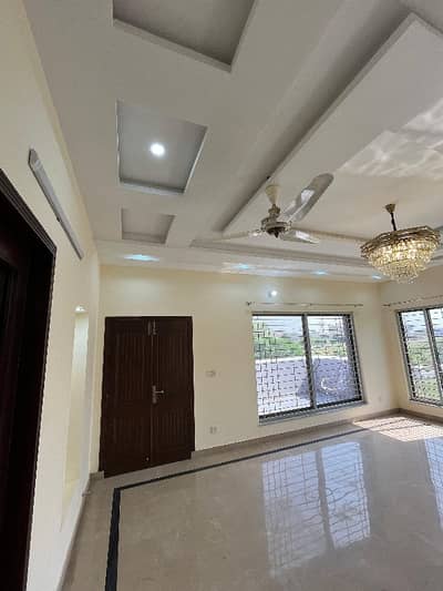 10 MARLA DOUBLE STOREY HOUSE FOR RENT