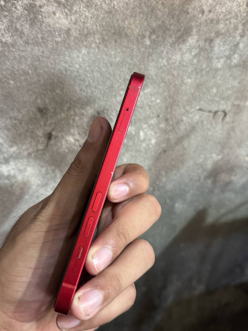 Apple iPhone 13 5