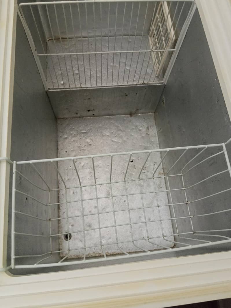 waves deep freezer 0