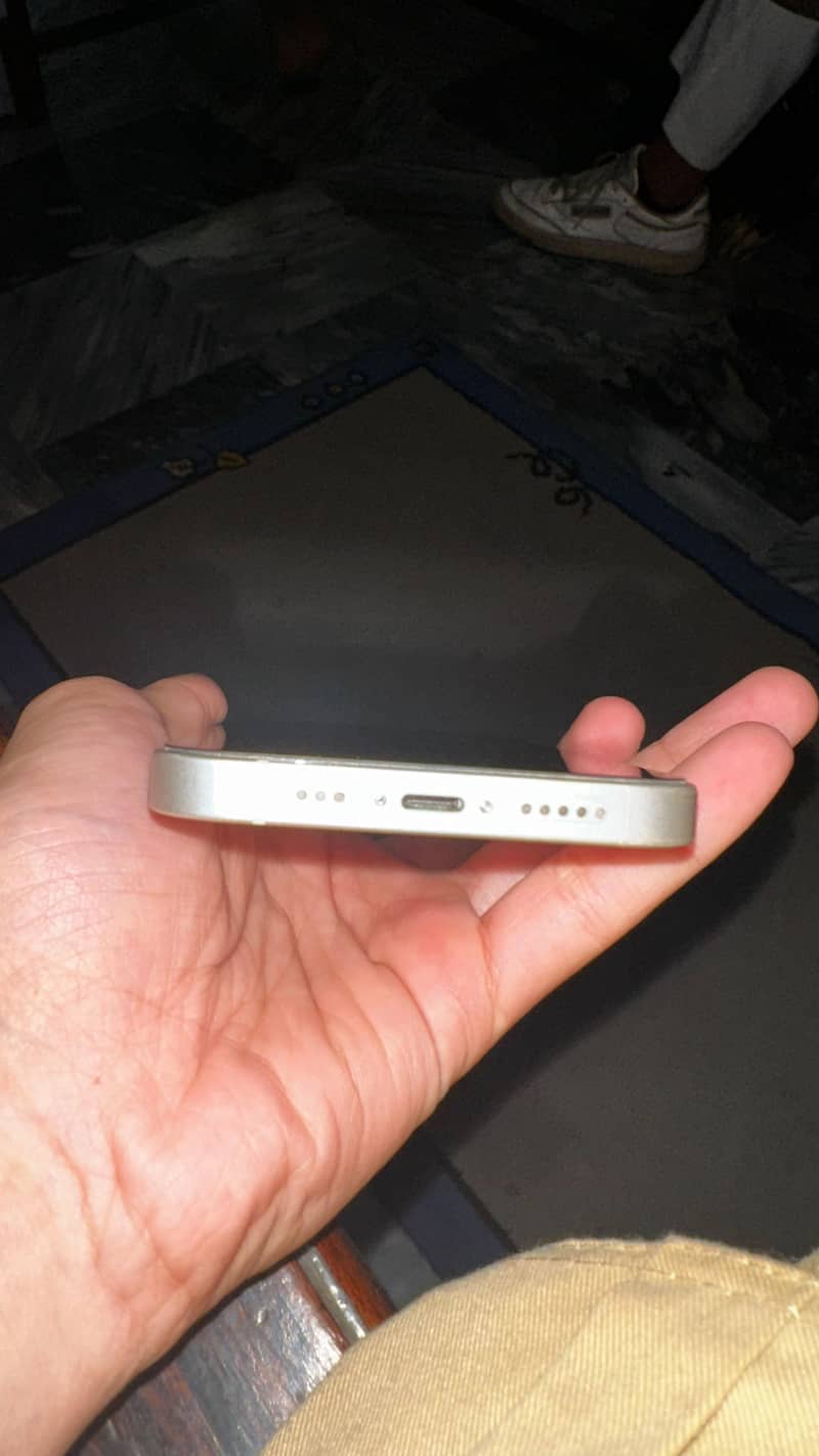 Apple iPhone 14 4