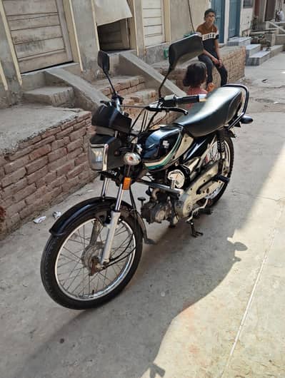 suzuki 110 home used totally genman engine pack tyer ok