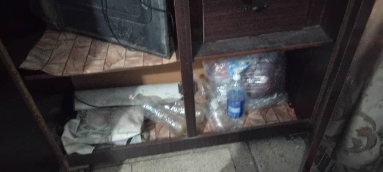 double door wardrobe 0