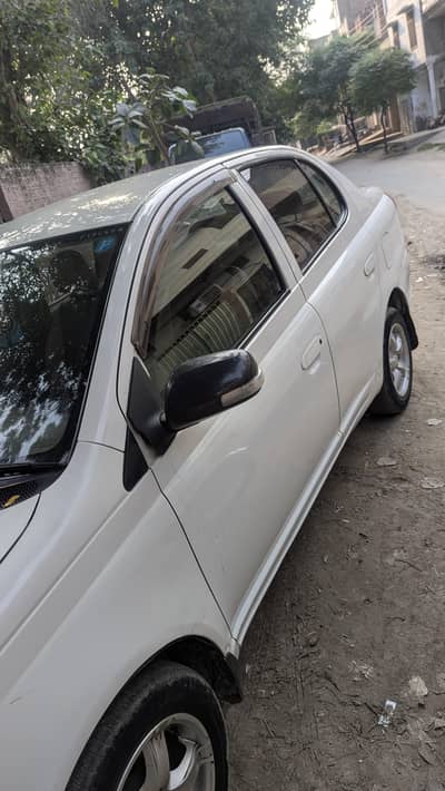 Toyota Platz 2006