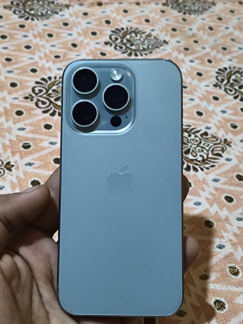 Apple iPhone 15 Pro 0
