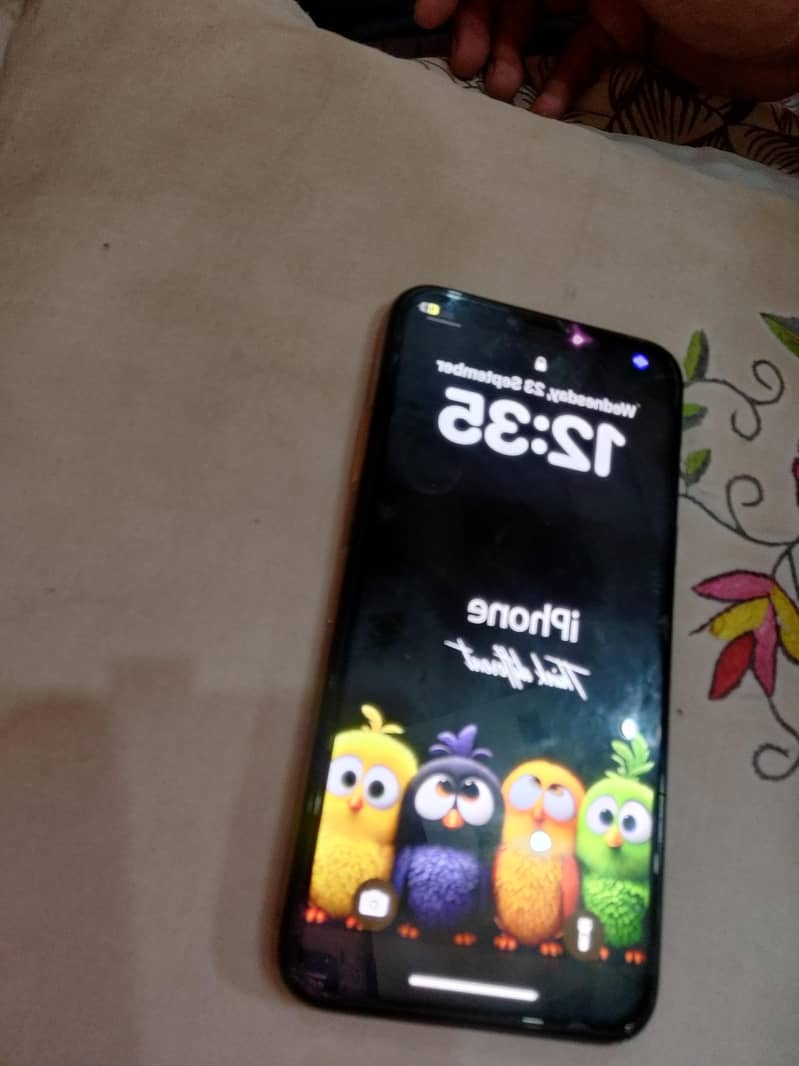 Apple iPhone XS 4