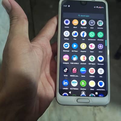 Sharp Aquos R2