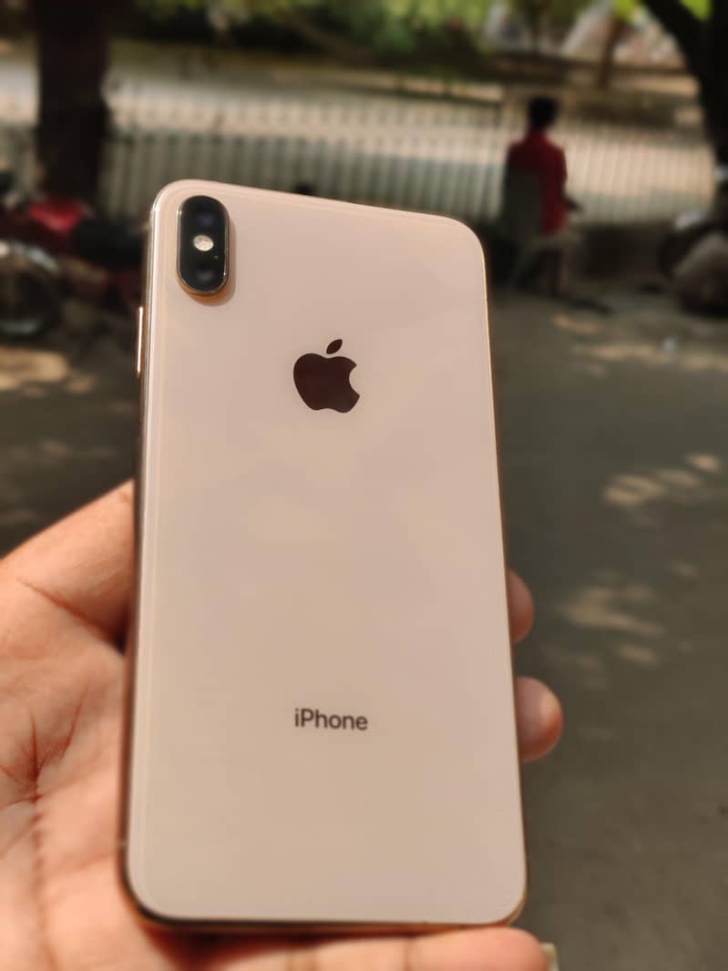 Apple iPhone XS Max 2
