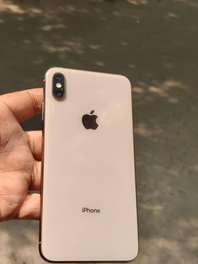 Apple iPhone XS Max 5