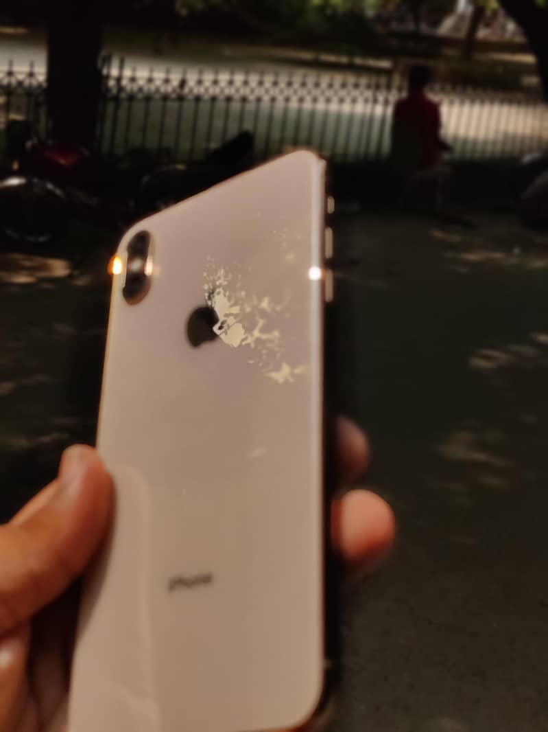 Apple iPhone XS Max 9