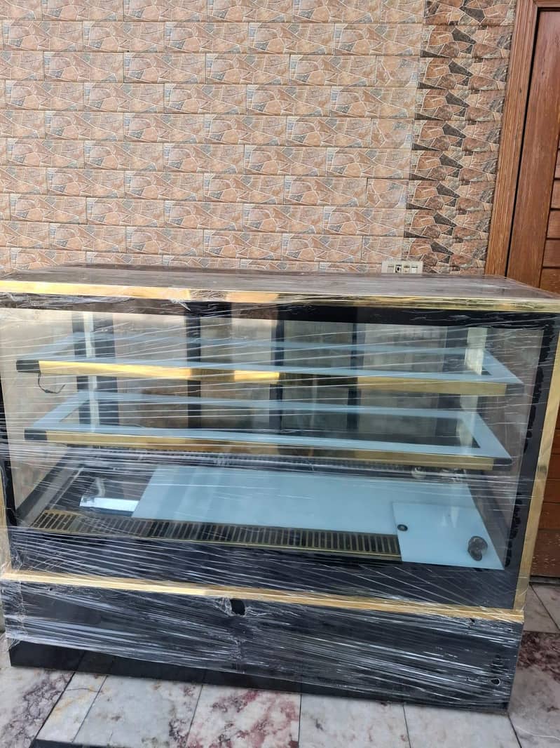 cake display chiller 0