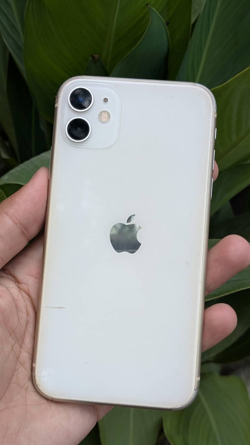 Apple iPhone 11 4
