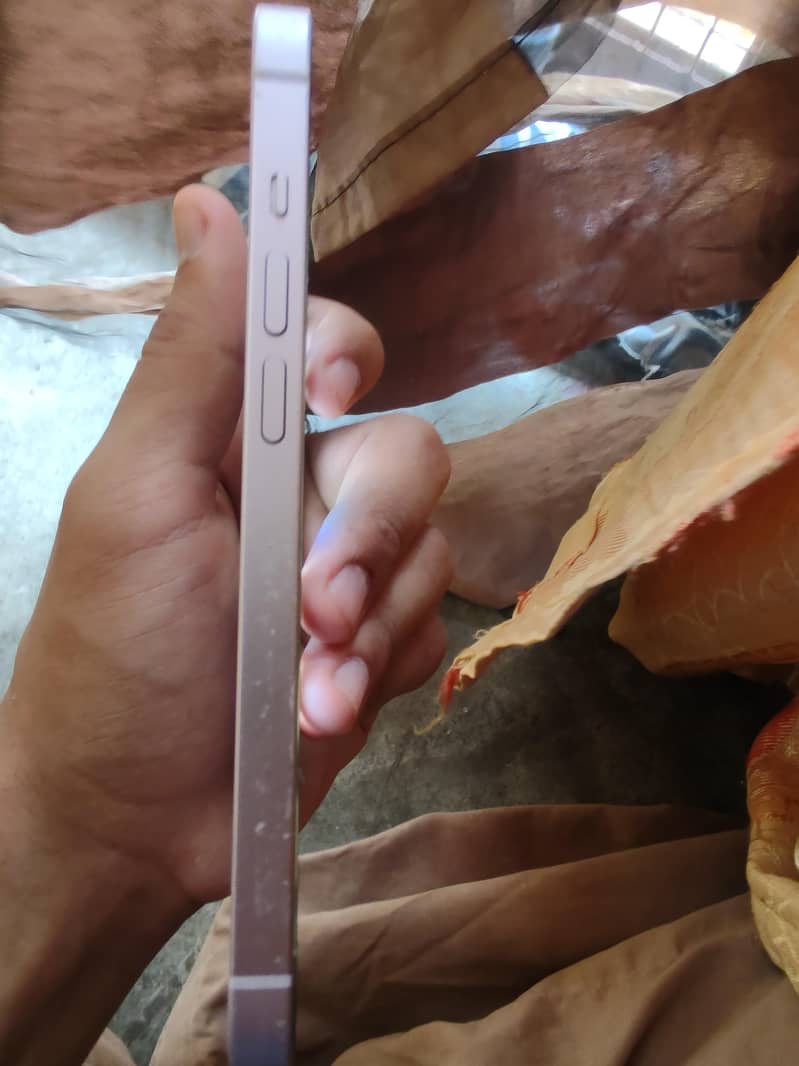 Apple iPhone 14 2