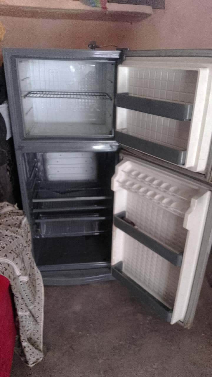 dawlance fridge 2