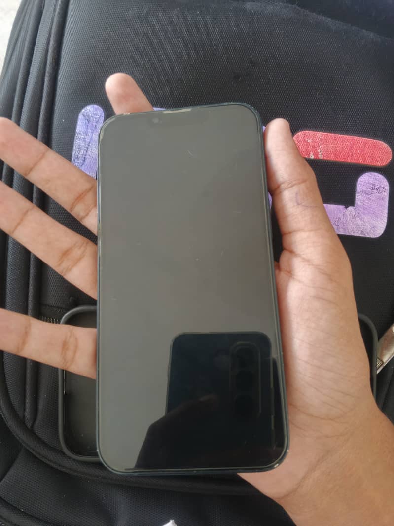 Apple iPhone 13 2