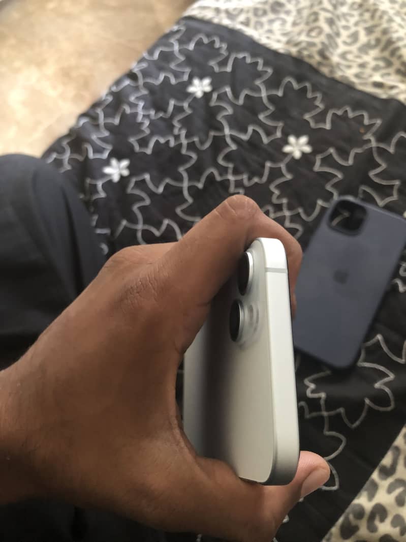 Apple iPhone 15 plus 1