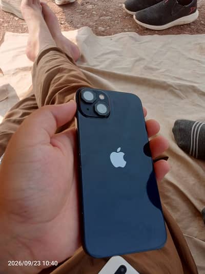 Apple iPhone 13