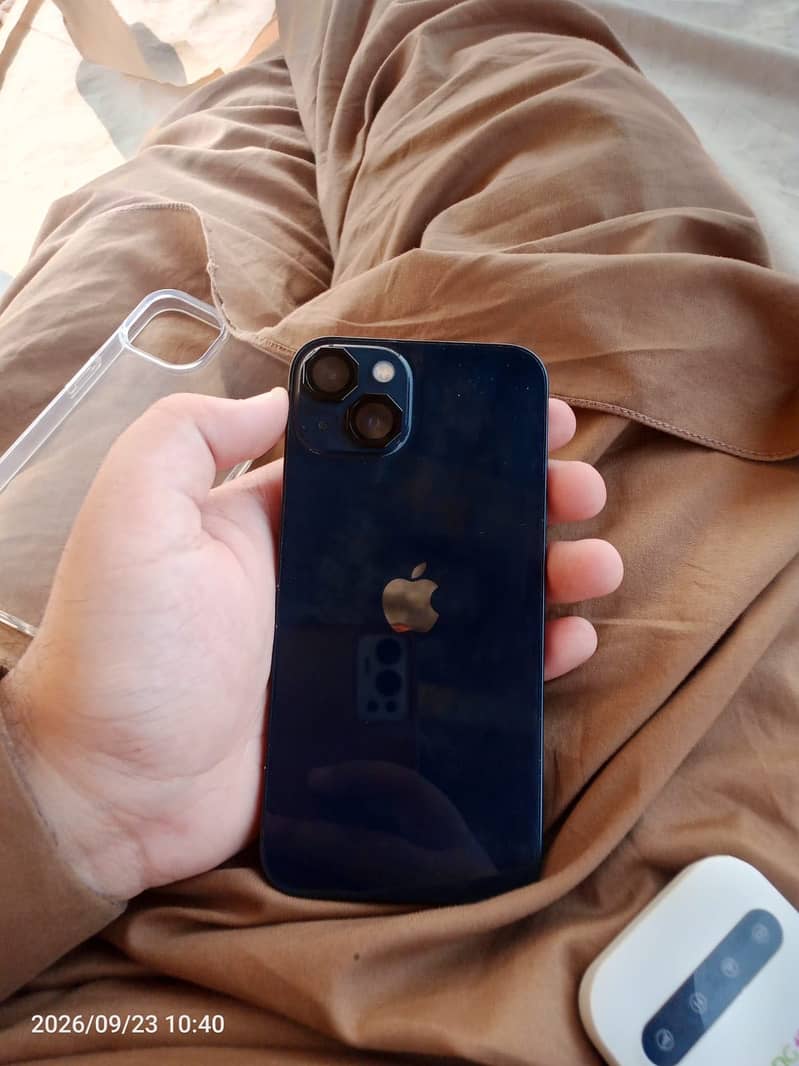 Apple iPhone 13 2