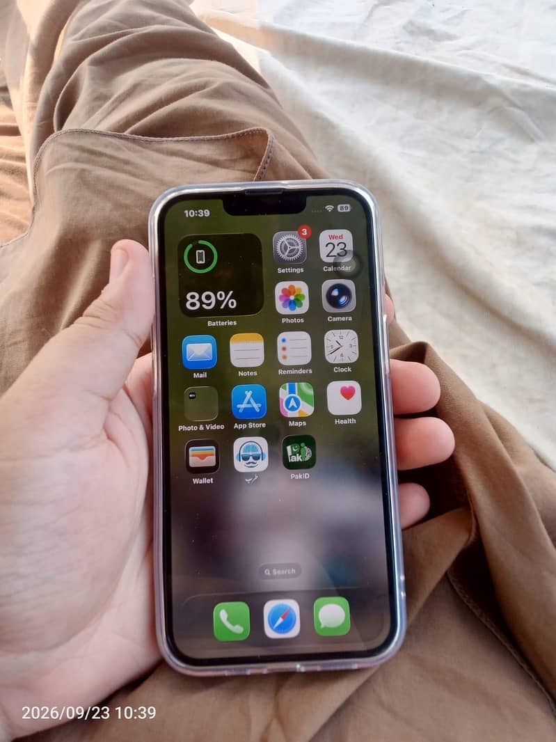 Apple iPhone 13 3