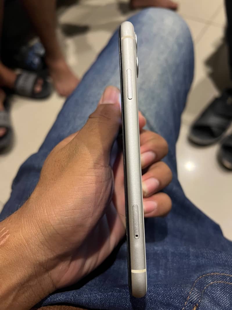 Apple iPhone 11 5