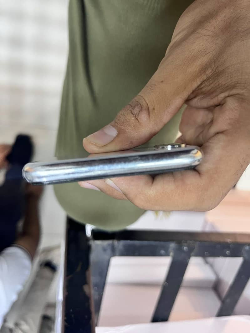 Apple iPhone X 0