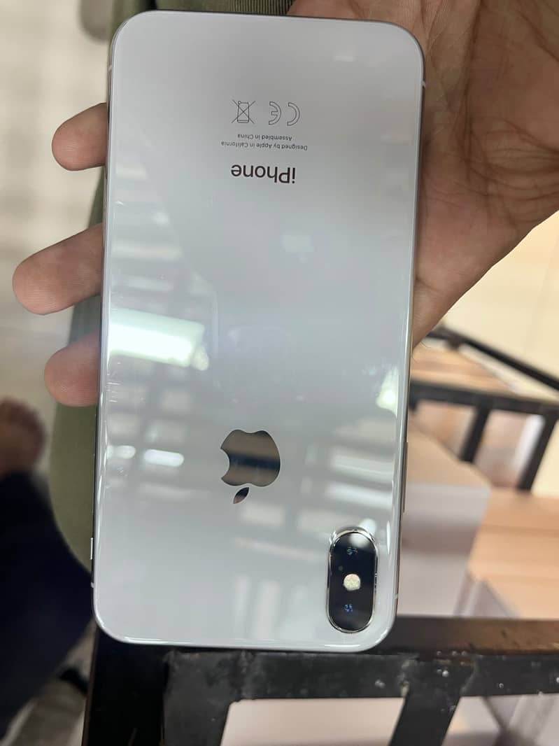 Apple iPhone X 3