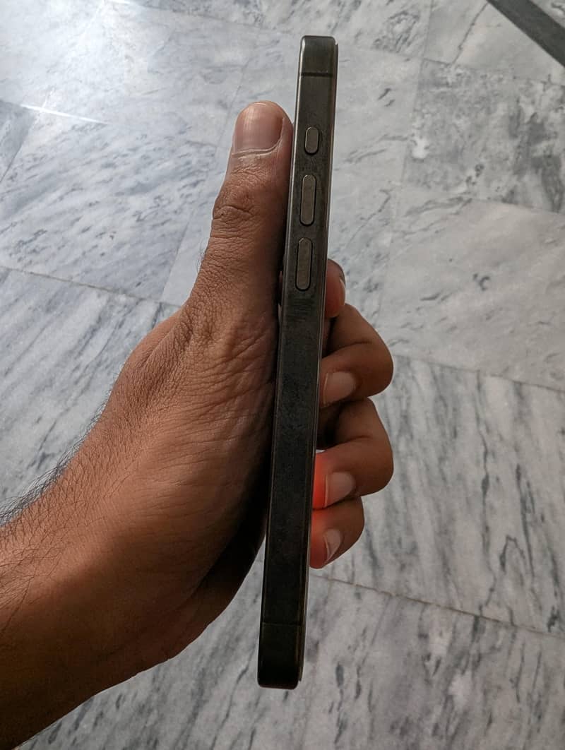 Apple iPhone 15 Pro 5