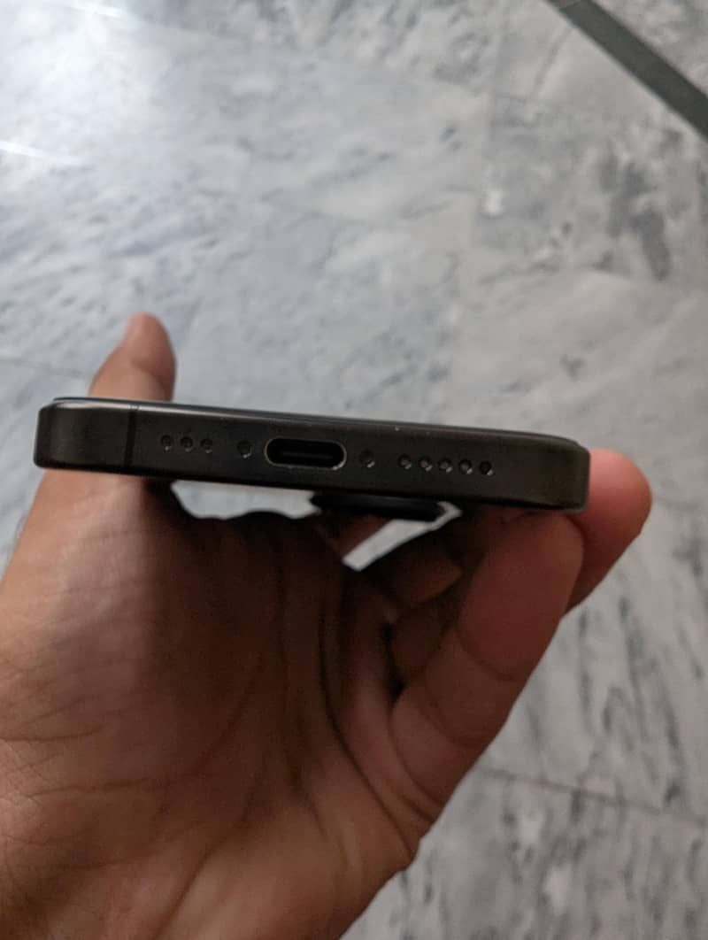 Apple iPhone 15 Pro 6