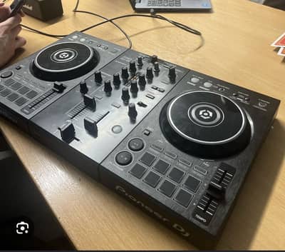 Pioneer DDJ 400  .
