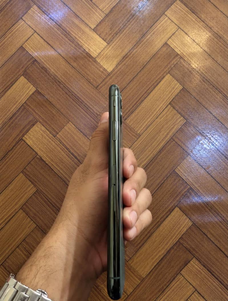 Apple iPhone 11 Pro Max 3