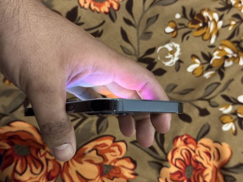 Apple iPhone 12 Pro 4