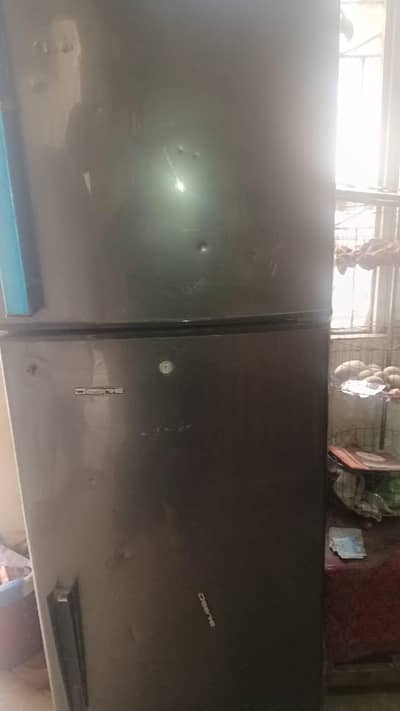 urgent sale Karni h cos need money bilkul thk h cooling 10/10 h