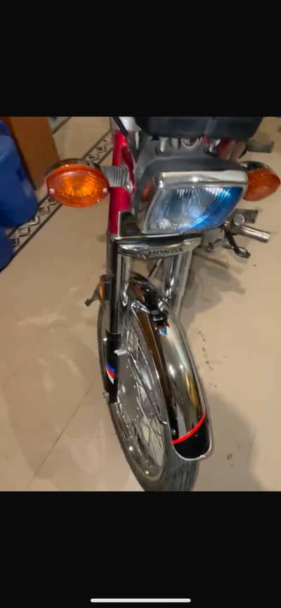 honda 125 red color