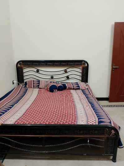 iron bed set