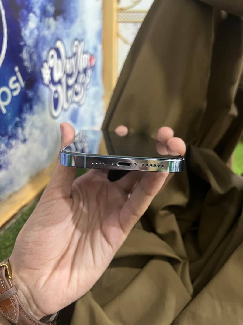 Apple iPhone 13 Pro Max 4