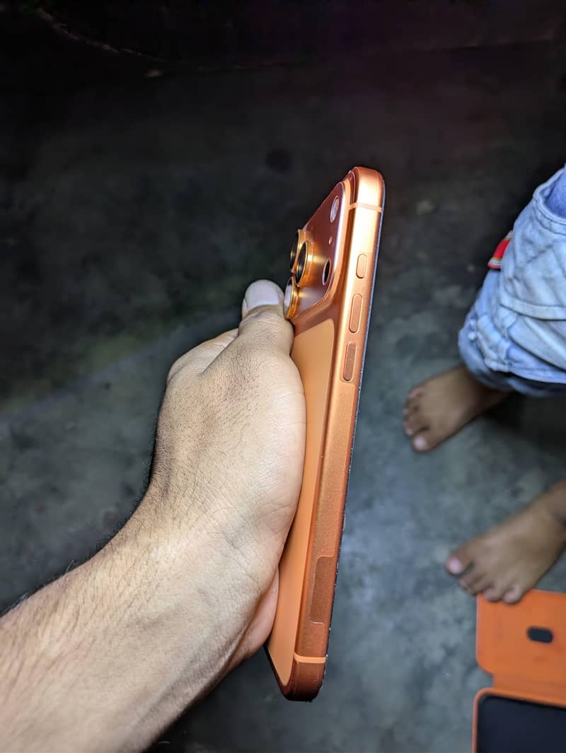 Apple iPhone 17 Pro Max 4