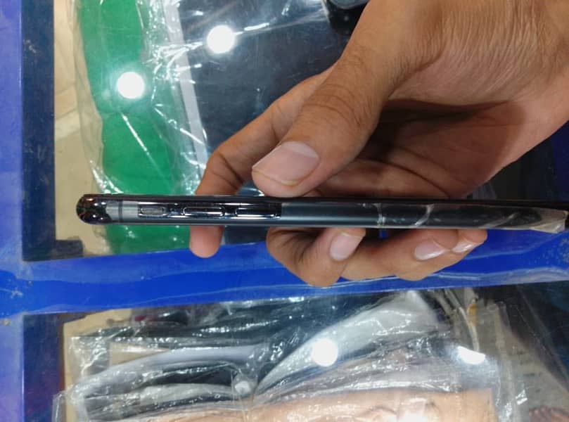 Apple iPhone X 2
