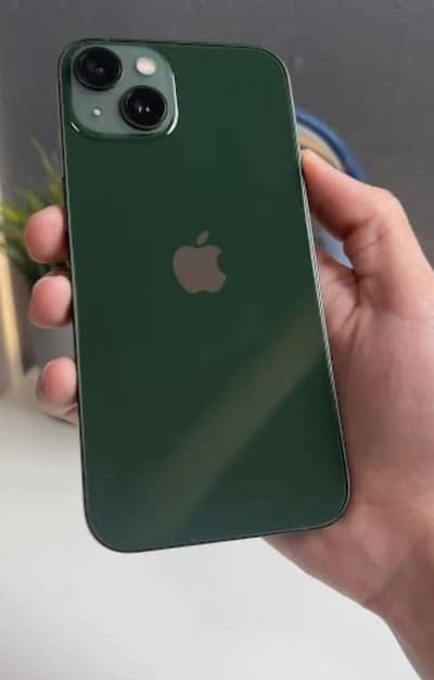 Apple iPhone 13