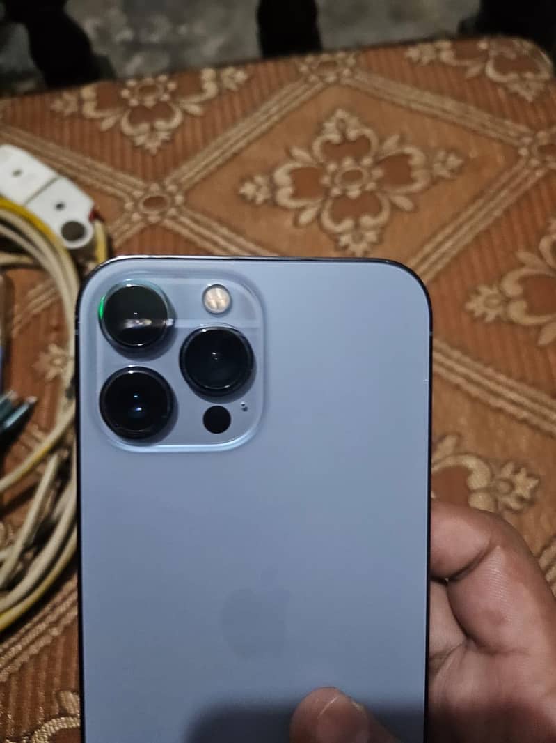 Apple iPhone 13 Pro Max 5