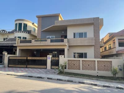 "Aapki Family Ke Behtareen Mustaqbil Aur Sukoon Ka Raaz Brand New 1 Kanal Palace!"