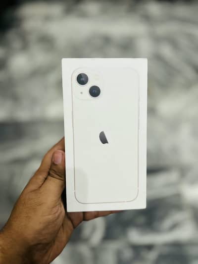 Apple iPhone 13