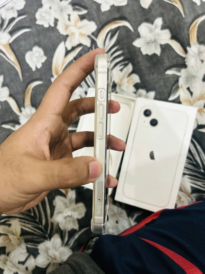 Apple iPhone 13 2