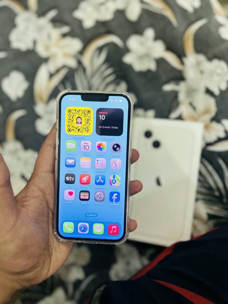 Apple iPhone 13 7