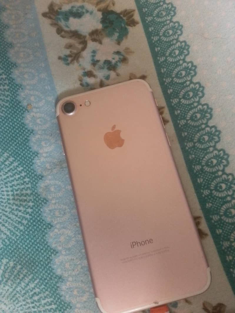 Apple iPhone 7 1
