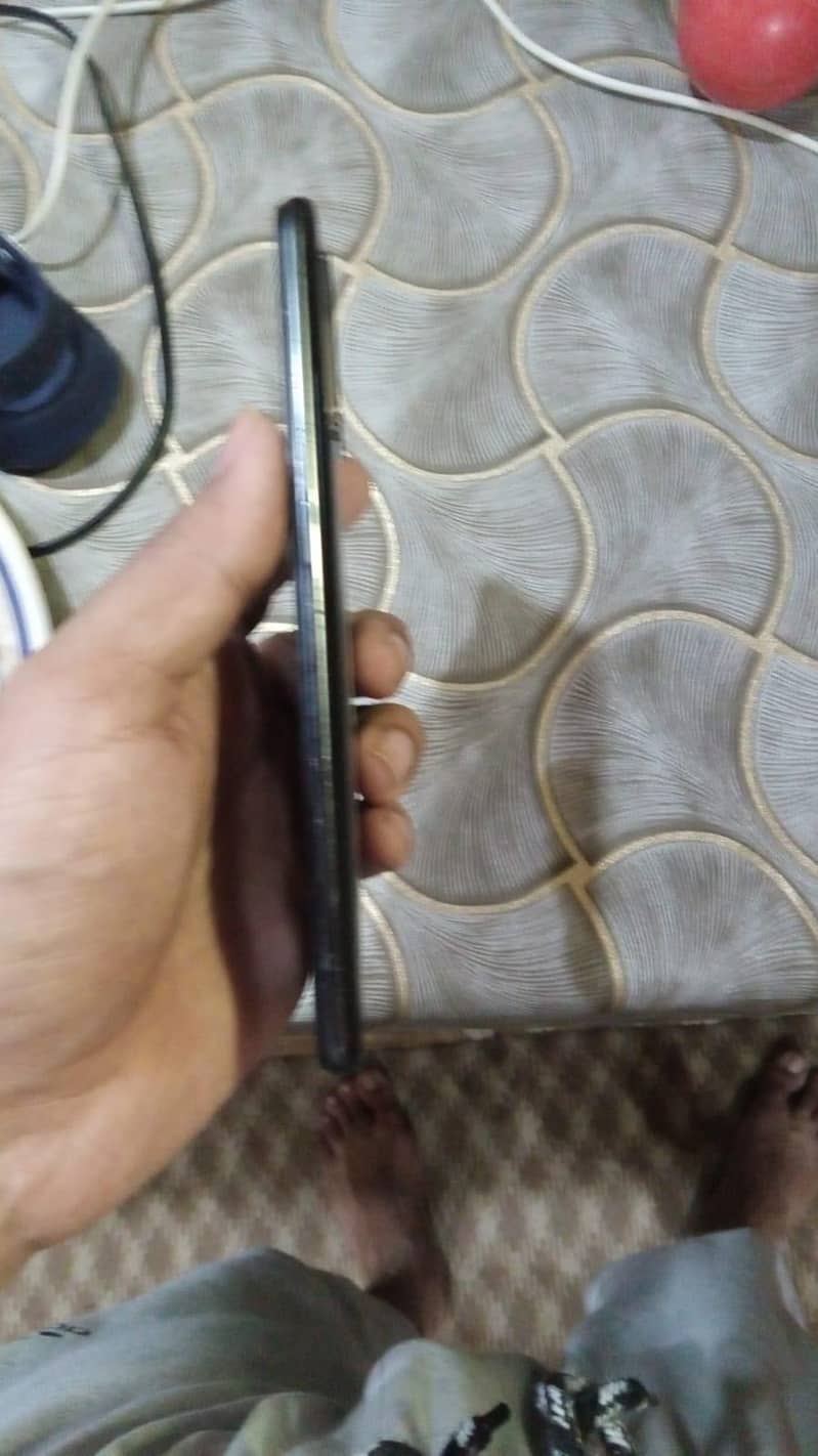 OPPO A95 1