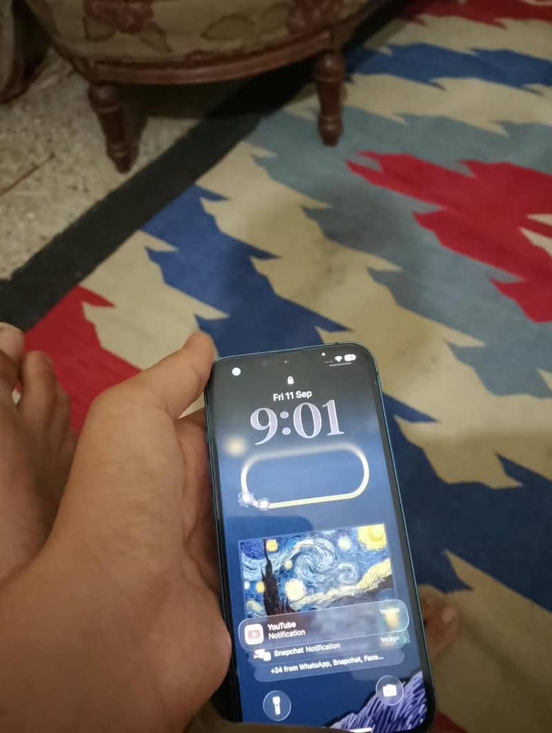 Apple iPhone 13 2